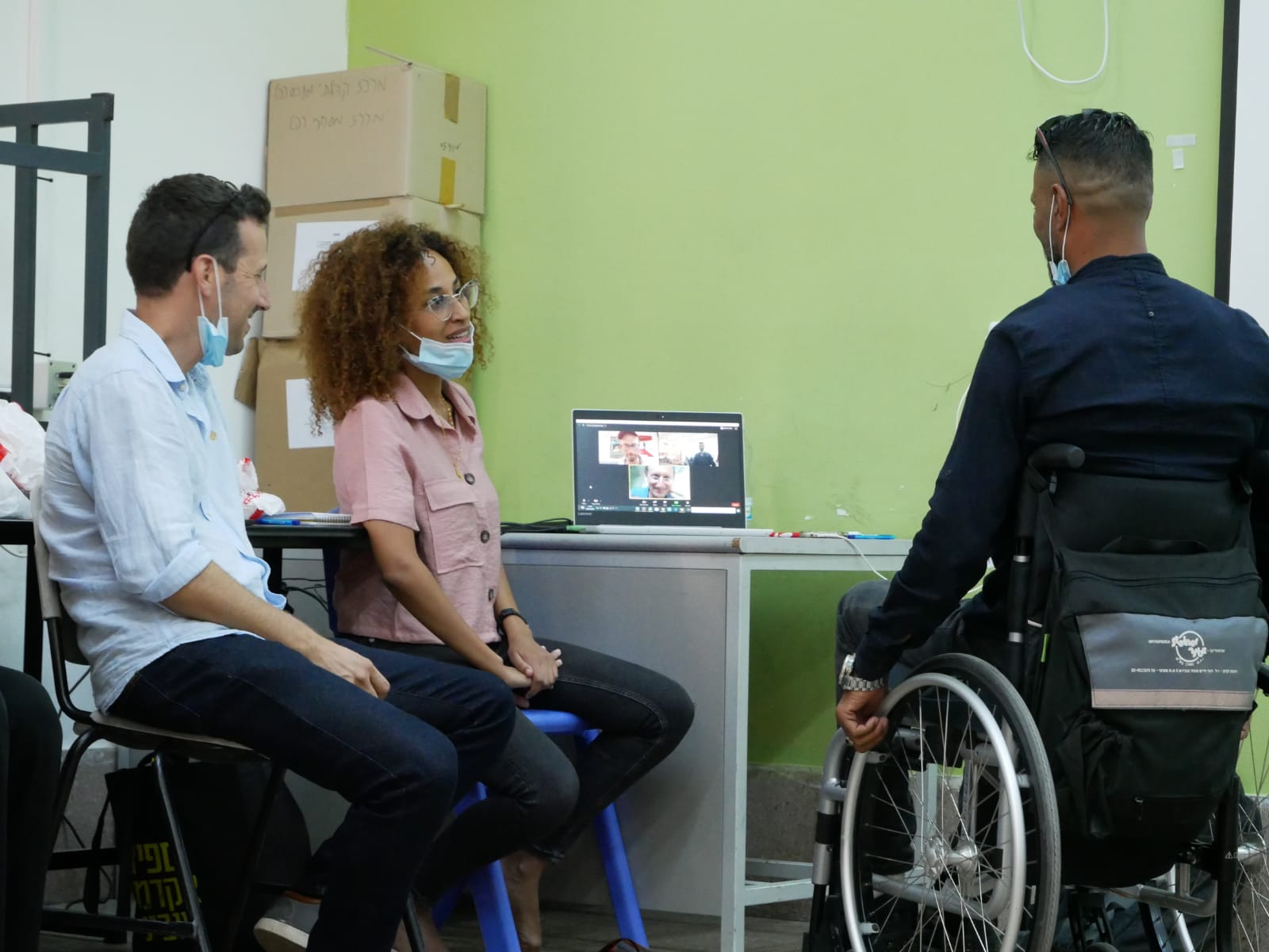 תמונה מסיום קורס מז"ח הראשון ברהט