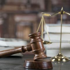 תמונת אילוסטרציה: פטיש בית משפט ומאזניים