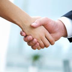 אילוסטרציה יד לוחצת יד