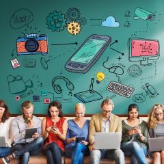 אילוסטרציה: צעירים במדיה החברתית