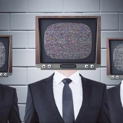 3 אנשים עם ראש טלוויזיה