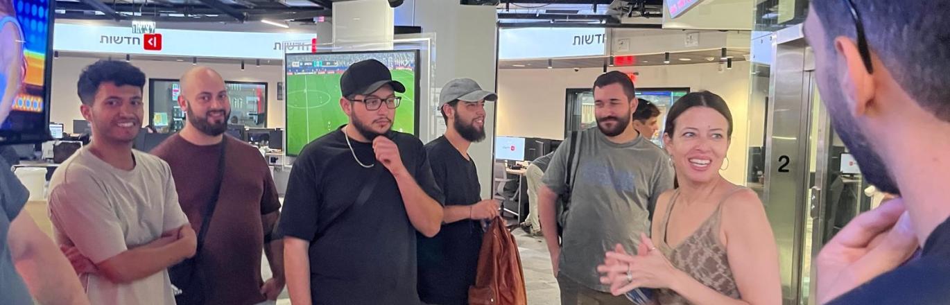 כאן 11 - אולפן החדשות עם תמר אלמוג