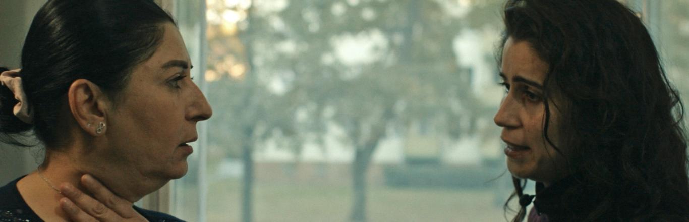 סוריה הקטנה שני נשים מדברות - לחצו לפתיחת הסרטון בחלונית