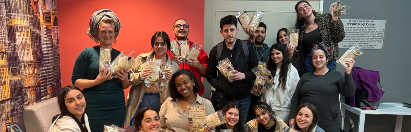 ספיר בקהילה אומרת תודה - לחצו לפתיחת הסרטון בחלונית