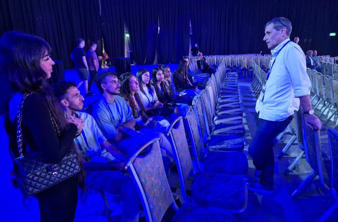 עם יואב לימור בכנס העיתונות