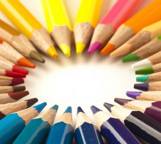 אילוסטרציה: עפרונות צבעוניים בקבוצה
