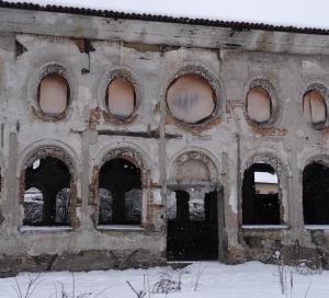 מבנה עתיק בשלג